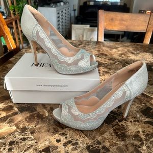 NEW SUPER HOT AND STYLISH BLINGY SHOES